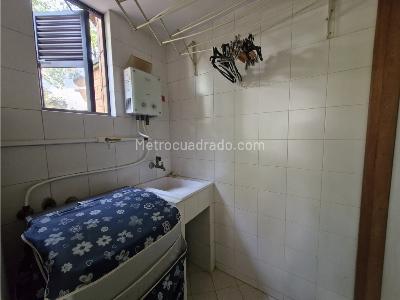 Apartamento de 3 alcobas en venta en Poblado Patio Bonito, Medellín, 233 m² · foto 19 de 20
