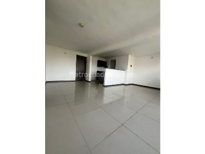 Apartamento de 3 alcobas en venta en Niquia, Bello, 76 m² · foto 2 de 20