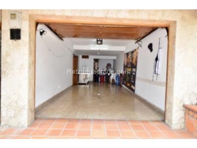Casa de 4 alcobas en venta en Laureles, Medellín, 312 m² · foto 2 de 20