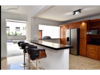 Casa de 4 alcobas en venta en Laureles, Medellín, 312 m² · foto 4 de 20