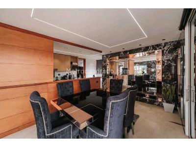 Apartamento de 3 alcobas en venta en Poblado En La Comuna 14 De Medellin, Medellín, 210 m² · foto 2 de 18