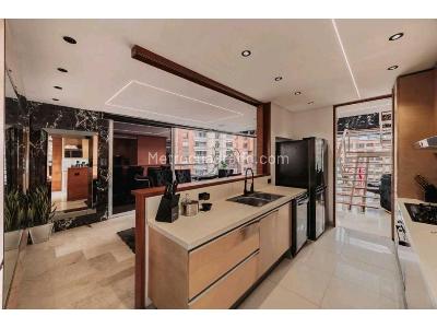 Apartamento de 3 alcobas en venta en Poblado En La Comuna 14 De Medellin, Medellín, 210 m² · foto 3 de 18