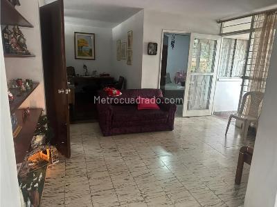 Casa de 4 alcobas en venta en La Castellana, Medellín, 168 m² · foto 3 de 20