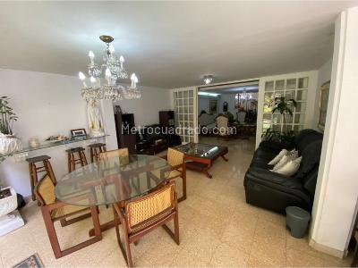 Casa de 4 alcobas en venta en El Poblado, Medellín, 460 m² · foto 4 de 20