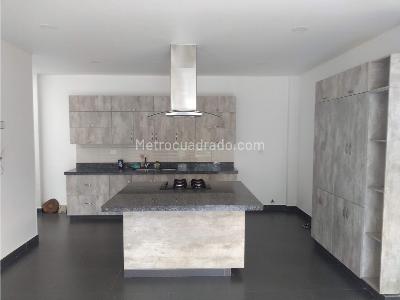 Casa de 4 alcobas en venta en El Salado, Envigado, 300 m² · foto 15 de 20