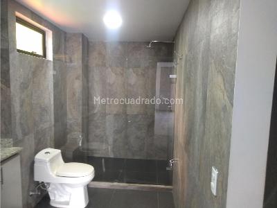Casa de 4 alcobas en venta en El Salado, Envigado, 300 m² · foto 19 de 20