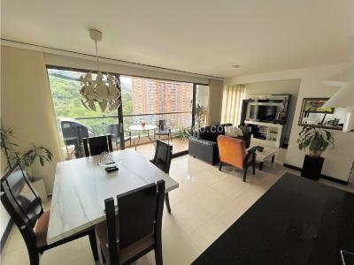 Apartamento en venta en Loma De Los Bernal, Medellín · foto 5 de 16
