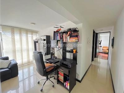 Apartamento en venta en Loma De Los Bernal, Medellín · foto 12 de 16
