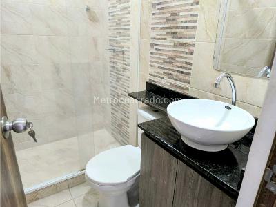 Apartamento de 3 alcobas en venta en Cristobal, Medellín, 82 m² · foto 3 de 10