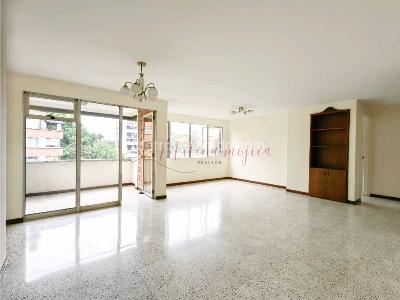 Apartamento de 3 alcobas en venta en Conquistadores, Medellín, 142 m² · foto 5 de 20