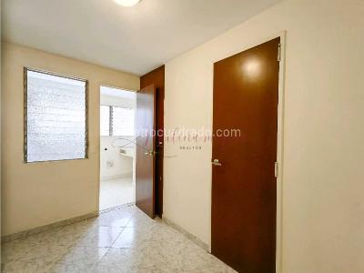 Apartamento de 3 alcobas en venta en Conquistadores, Medellín, 142 m² · foto 10 de 20