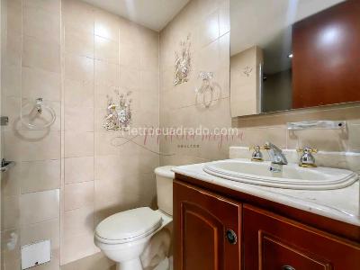Apartamento de 3 alcobas en venta en Conquistadores, Medellín, 142 m² · foto 16 de 20