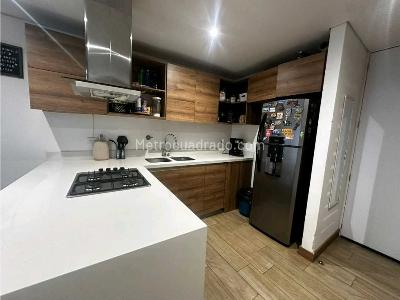 Apartamento de 2 alcobas en venta en Poblado Ciudad Del Rio, Medellín, 85 m² · foto 10 de 17
