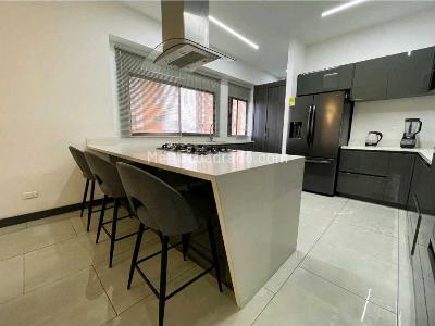 Apartamento de 5 alcobas en venta en Santa Maria De Los Angeles, Medellín, 262 m² · foto 13 de 20