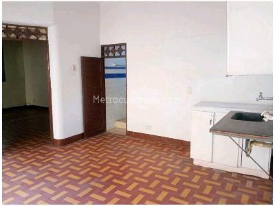 Casa de 5 alcobas en venta en Laureles / Occidente, Medellín, 424 m² · foto 2 de 20