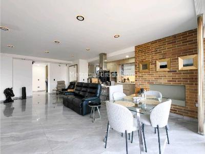 Apartamento de 2 alcobas en venta en Conquistadores, Medellín, 202 m² · foto 2 de 20