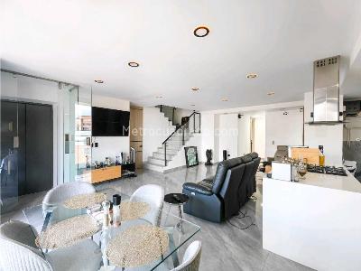 Apartamento de 2 alcobas en venta en Conquistadores, Medellín, 202 m² · foto 3 de 20