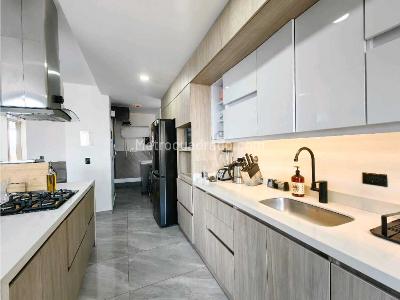 Apartamento de 2 alcobas en venta en Conquistadores, Medellín, 202 m² · foto 11 de 20