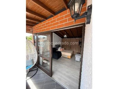 Casa de 4 alcobas en venta en Loma Del Escobero, Envigado, 240 m² · foto 4 de 20
