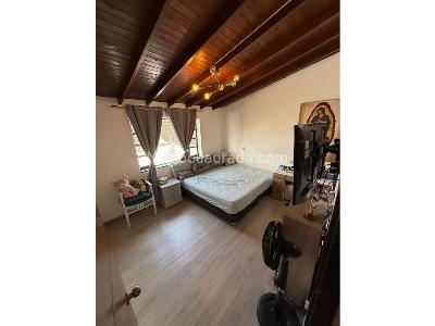 Casa de 4 alcobas en venta en Loma Del Escobero, Envigado, 240 m² · foto 13 de 20
