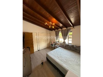 Casa de 4 alcobas en venta en Loma Del Escobero, Envigado, 240 m² · foto 15 de 20