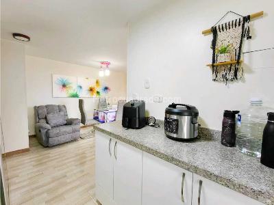 Apartamento de 3 alcobas en venta en Loma De Los Bernal, Medellín, 76 m² · foto 14 de 20