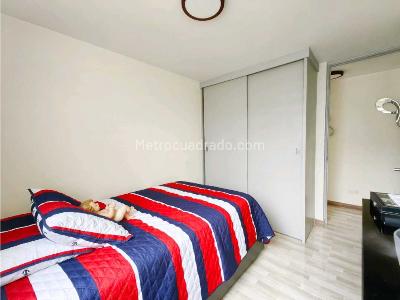 Apartamento de 3 alcobas en venta en Loma De Los Bernal, Medellín, 76 m² · foto 19 de 20