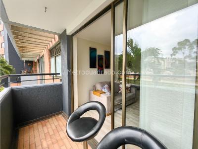 Apartamento de 3 alcobas en venta en Loma De Los Bernal, Medellín, 76 m² · foto 5 de 20