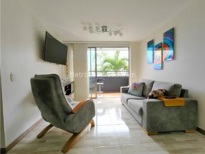 Apartamento de 3 alcobas en venta en Loma De Los Bernal, Medellín, 76 m² · foto 6 de 20