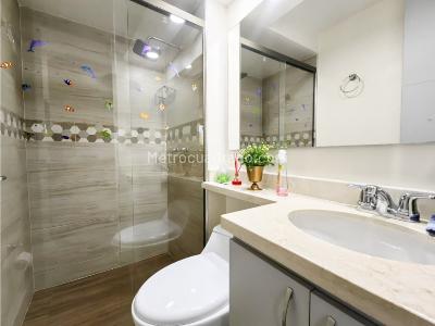 Apartamento de 3 alcobas en venta en Loma De Los Bernal, Medellín, 76 m² · foto 19 de 20