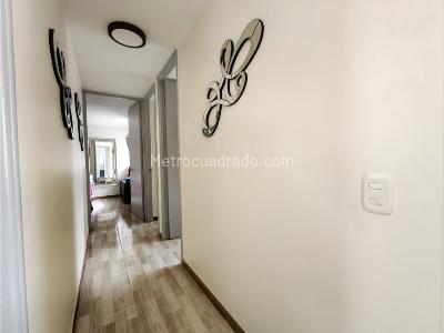 Apartamento de 3 alcobas en venta en Loma De Los Bernal, Medellín, 76 m² · foto 20 de 20