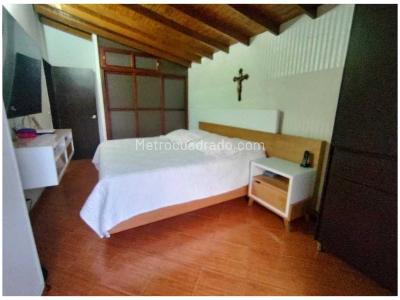Casa de 5 alcobas en venta en La Almeria, Medellín, 180 m² · foto 4 de 16