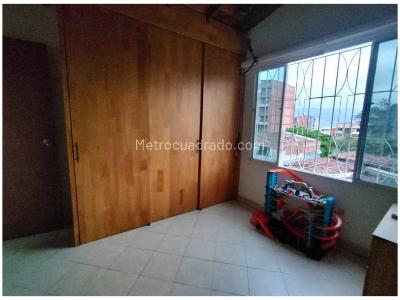 Casa de 5 alcobas en venta en La Almeria, Medellín, 180 m² · foto 8 de 16
