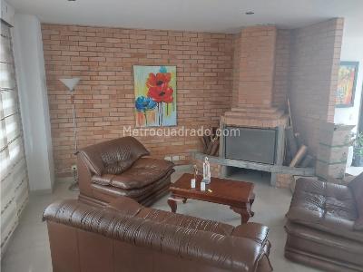 Casa de 4 alcobas en venta en Loma De San Jose, Sabaneta, 364 m² · foto 13 de 20