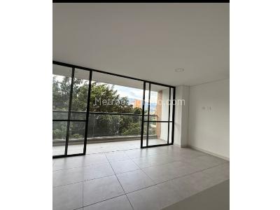 Apartamento en venta en Los Colores, Medellín · foto 3 de 18