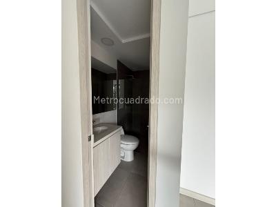 Apartamento en venta en Los Colores, Medellín · foto 8 de 18