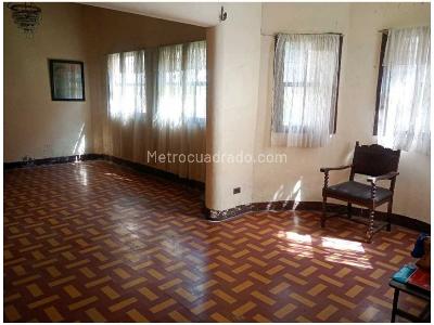Casa de 5 alcobas en venta en Laureles, Medellín, 424 m² · foto 3 de 20