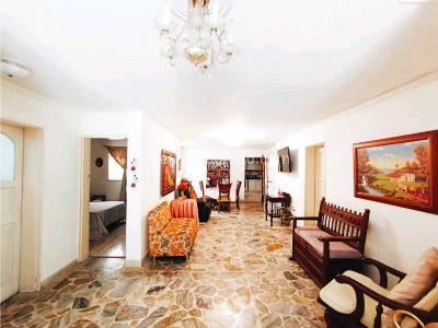Casa de 3 alcobas en venta en Laureles En La Comuna 11 De Medellin, Medellín, 174 m² · foto 2 de 12