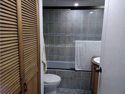 Apartamento de 3 alcobas en venta en Poblado En La Comuna 14 De Medellin, Medellín, 150 m² · foto 9 de 15