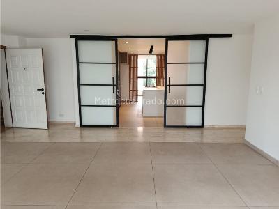 Apartamento de 3 alcobas en venta en El Poblado Provenza, Medellín, 207 m² · foto 5 de 15