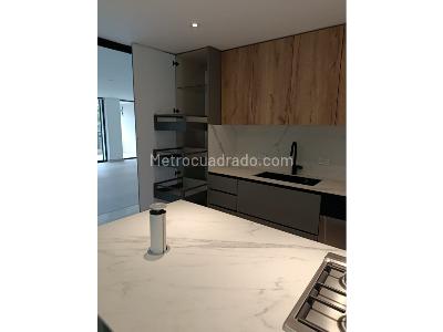 Apartamento de 3 alcobas en venta en El Poblado Provenza, Medellín, 207 m² · foto 8 de 15