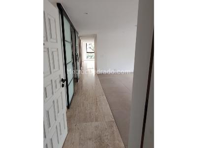 Apartamento de 3 alcobas en venta en El Poblado Provenza, Medellín, 207 m² · foto 9 de 15