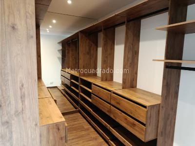 Apartamento de 3 alcobas en venta en El Poblado Provenza, Medellín, 207 m² · foto 11 de 15