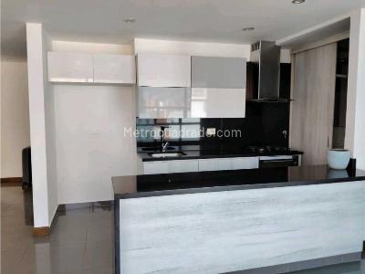 Apartamento en venta en Laureles En Medellin, Medellín · foto 3 de 17