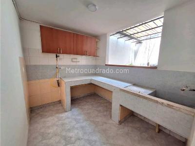 Casa de 4 alcobas en venta en Belen San Bernardo En La Comuna 16 Medellin, Medellín, 111 m² · foto 2 de 11