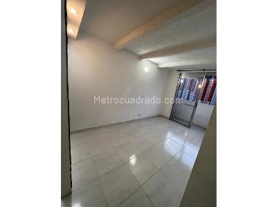 Apartamento de 3 alcobas en venta en Robledo Pajarito, Medellín, 47 m² · foto 2 de 12