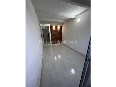 Apartamento de 3 alcobas en venta en Robledo Pajarito, Medellín, 47 m² · foto 3 de 12