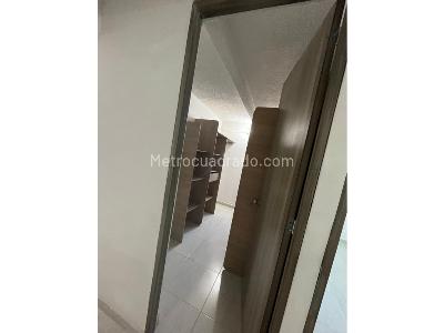 Apartamento de 3 alcobas en venta en Robledo Pajarito, Medellín, 47 m² · foto 8 de 12