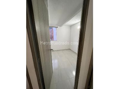 Apartamento de 3 alcobas en venta en Robledo Pajarito, Medellín, 47 m² · foto 11 de 12