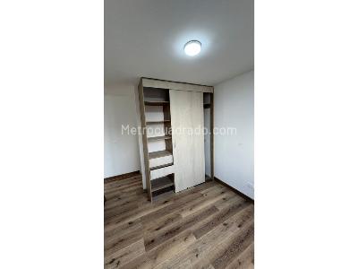 Apartamento de 3 alcobas en venta en Calasania, Medellín, 54 m² · foto 7 de 11